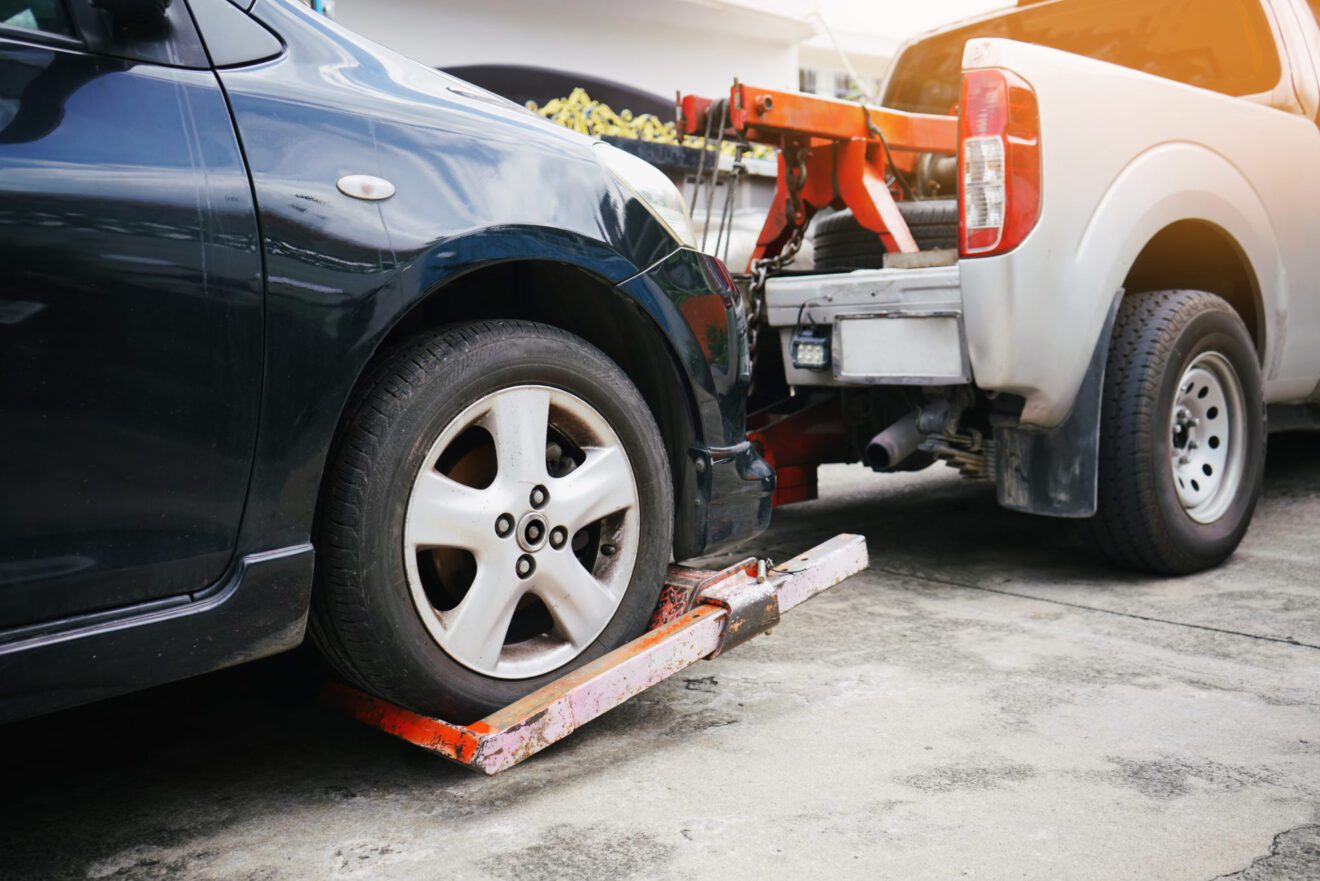 What Do 'Customer Parking Only' Signs Really Mean? | Curbstand